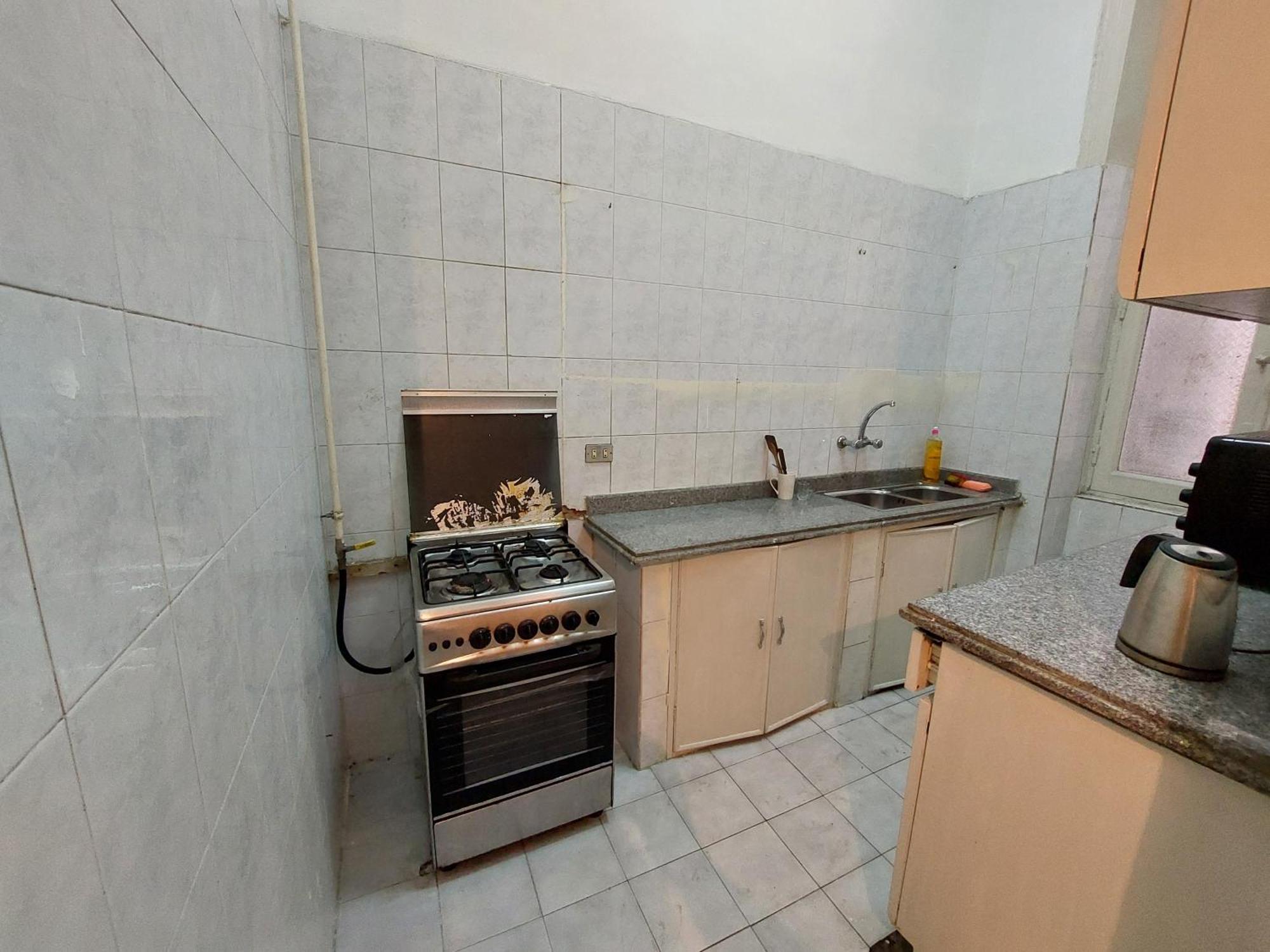 Private At Shared Apartment, Only Men And Sorry Ladies Not Allowed 仅限男士 Gazde/Camere de închiriat *
